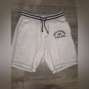 Men’s comfy Abercrombie & fitch shorts 8” inseam